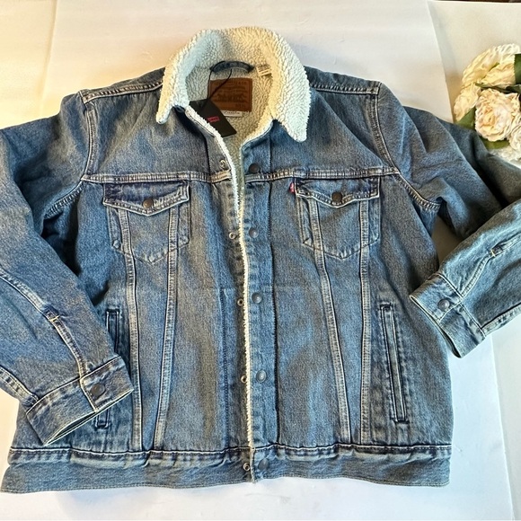 Levi's Blue Sherpa Trucker Jacket - Picture 4 of 13